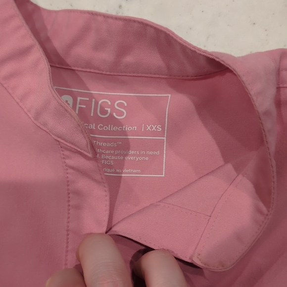 Figs Pink Scrub Set with Red Drawstring - Picture 6 of 7